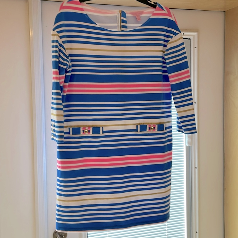 Beautiful Lilly Pulitzer stripped dress size Medium. Excellent condition.